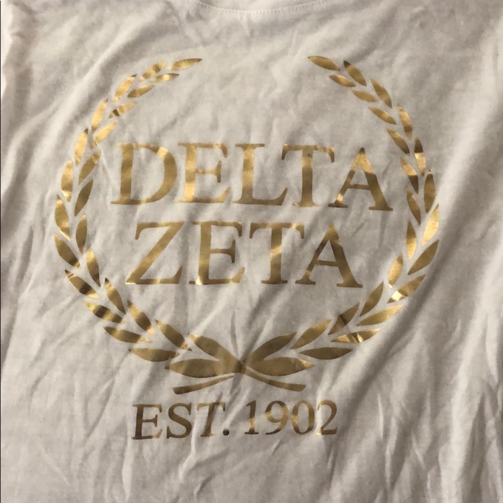 Delta Zeta flowy shirt with ribbed sleeves